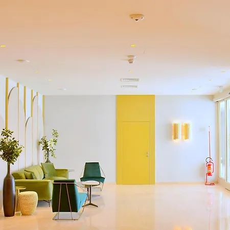 Adorable With Terrace Overlooking The Sea *