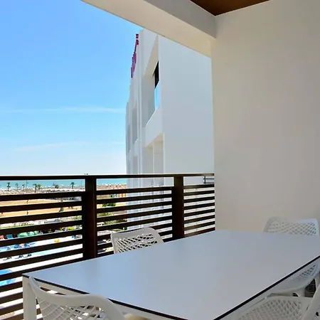 Lägenhet Adorable With Terrace Overlooking The Sea