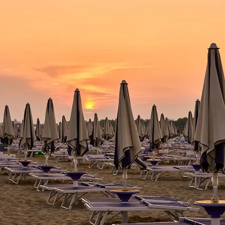 Adorable With Terrace Overlooking The Sea * Bibione