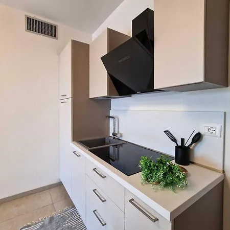 Adorable With Terrace Overlooking The Sea Apartment