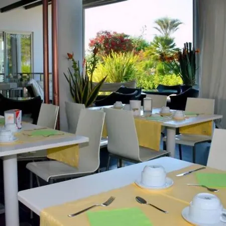 Apartment Adorable With Terrace Overlooking The Sea *