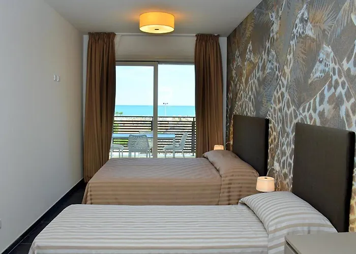 Adorable With Terrace Overlooking The Sea 아파트